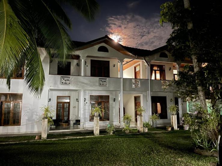 Vijai Resort Negombo Ngoại thất bức ảnh